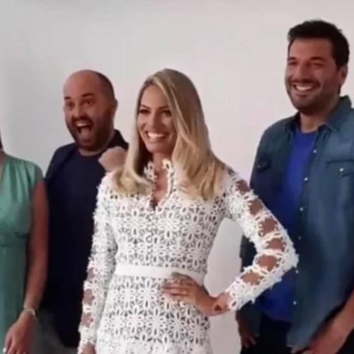 Ιωάννα Μαλέσκου | Με ρομαντικό λευκό φόρεμα στην πρώτη φωτογράφιση με τους νέους της συνεργάτες