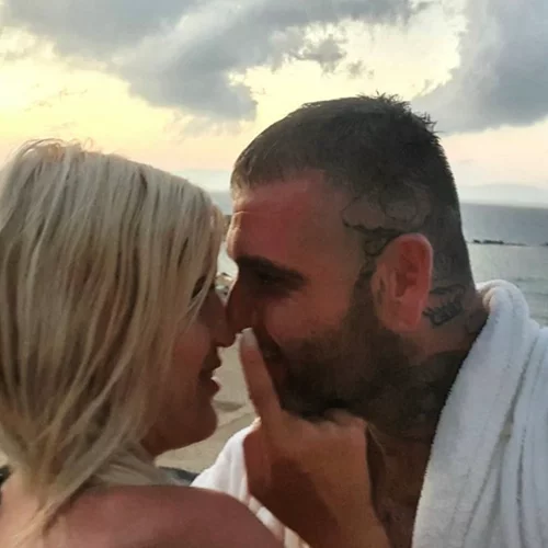 In Α Relationship | Αυτό είναι το νέο ζευγάρι της πόλης