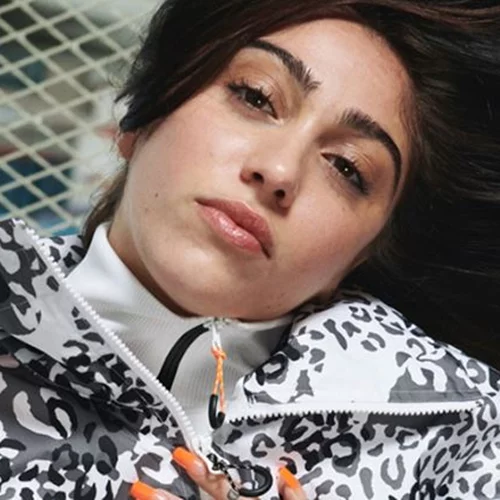 Η Lourdes Leon πρωταγωνιστεί στη νέα συλλογή της Stella McCartney με την adidas