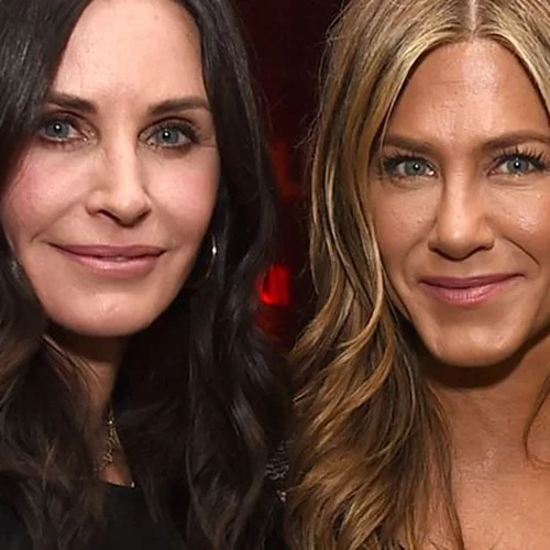 Monica vs. Rachel | Η Courteney Cox και η Jennifer Aniston σε έναν φιλικό αγώνα μπιλιάρδου