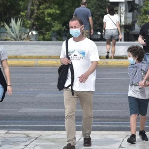 Επικίνδυνο "κοκτέιλ" κορονοϊού και ιού γρίπης φοβούνται οι επιστήμονες για τον χειμώνα