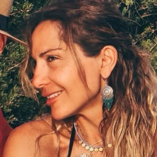 Δέσποινα Βανδή | Φωτογραφίζεται χωρίς μακιγιάζ στα 51 της χρόνια και εντυπωσιάζει με τη φυσική της ομορφιά