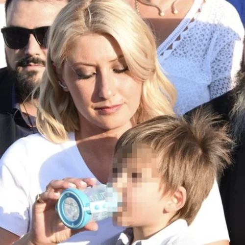 Σία Κοσιώνη | Το βίντεο του γιου της Δήμου Μπακογιάννη μετά τις διακοπές στην Κρήτη