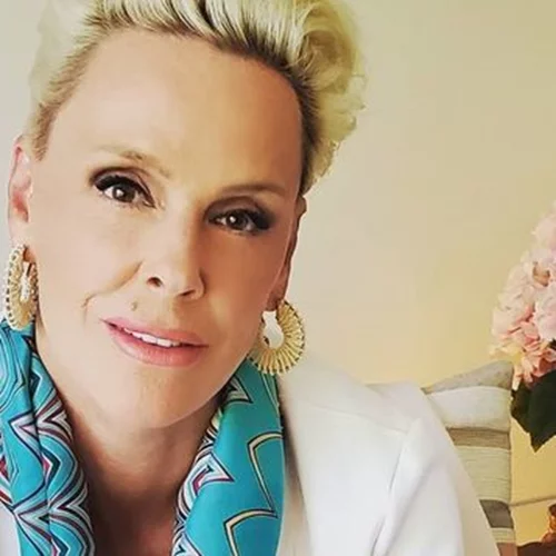 Η 54χρονη Brigitte Nielsen λατρεύει να ντύνεται ασορτί με την 2χρονη κορούλα της, Frida