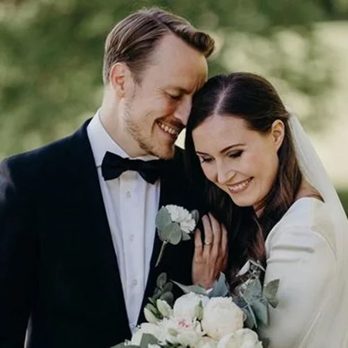 Αν ήταν άντρας θα υπήρχε πρόβλημα; Γυναίκες χορεύουν ως συμπαράσταση στην Sanna Marin και γίνονται viral