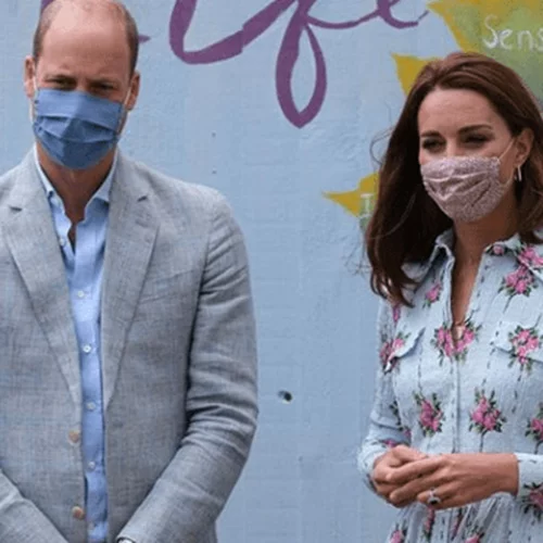 Kate Middleton | Η φλοράλ μάσκα του φόρεσε έγινε sold out σε 24 ώρες