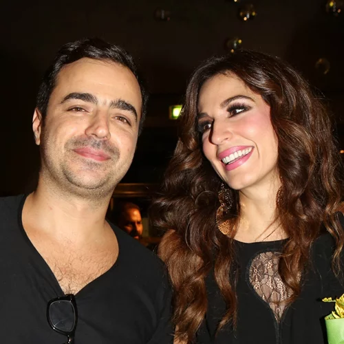 Κατερίνα Παπουτσάκη και Παναγιώτης Πιλαφάς | Φωτογραφίες από το ευήλιο σπίτι του ζευγαριού στον Χολαργό