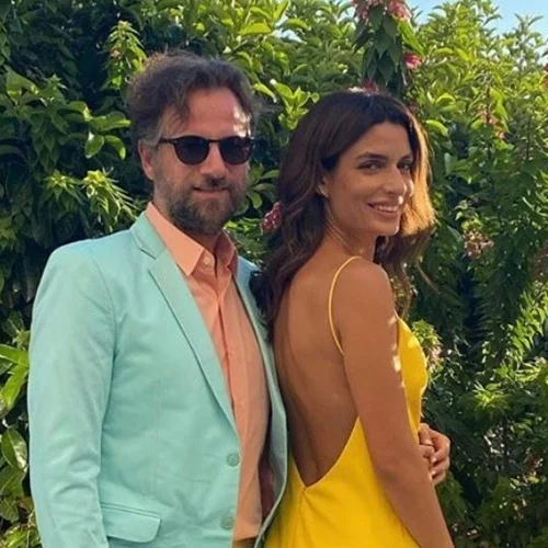 Τόνια Σωτηροπούλου - Κωστής Μαραβέγιας | Ο γάμος, τα MI-RŌ outfits και οι ευχές