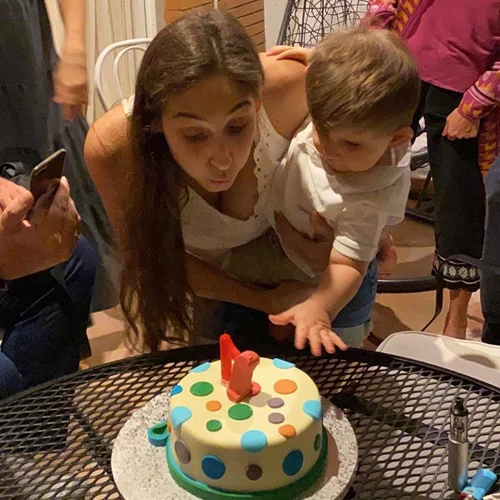 Φωτεινή Αθερίδου - Κωνσταντίνος Μαγκλάρας | Ο γιος τους έγινε ενός έτους - Έτσι γιόρτασαν τα πρώτα του γενέθλια