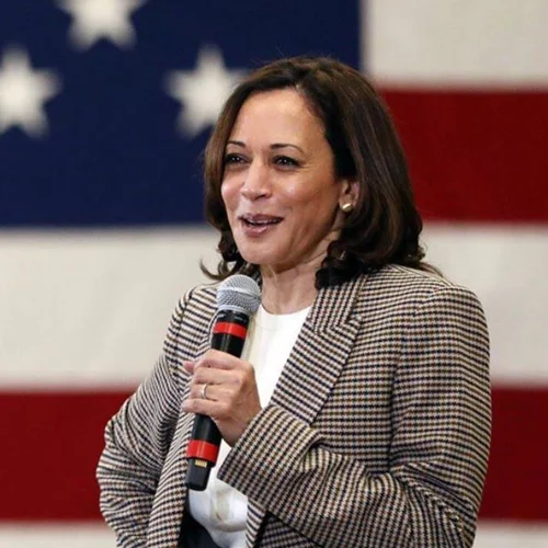 Kamala Harris | Μετά τα sneakers, έκανε άλλη μια στιλιστική επιλογή που συζητήθηκε