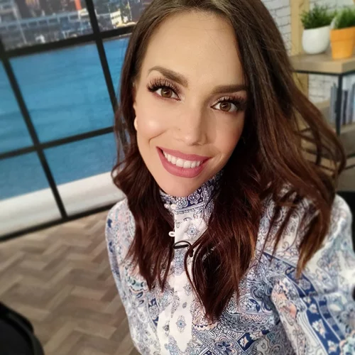 Η Κρυσταλλία αλλάζει το look της λίγο πριν τη γέννα