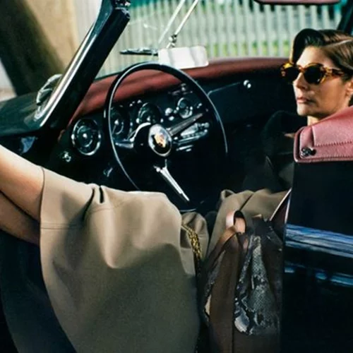 H Chiara Mastroianni φωτογραφίζεται για τη FW20 collection της Loewe