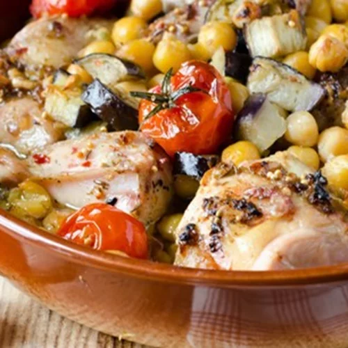 Κοτόπουλο με ρεβίθια και άρωμα λεμονιού