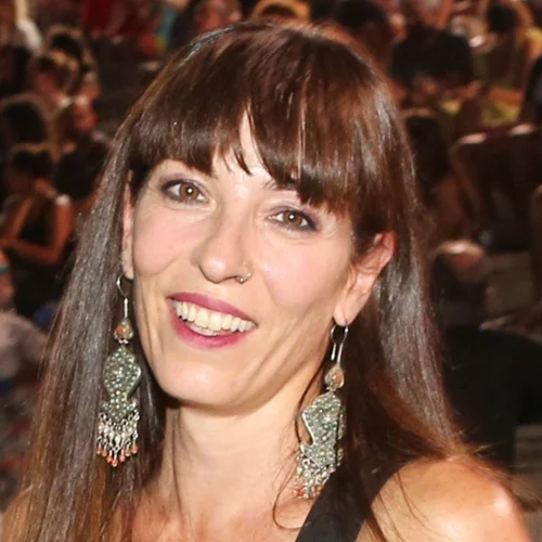 Αθηνά Μαξίμου | Με τελείως ανανεωμένο - και απρόσμενο - look