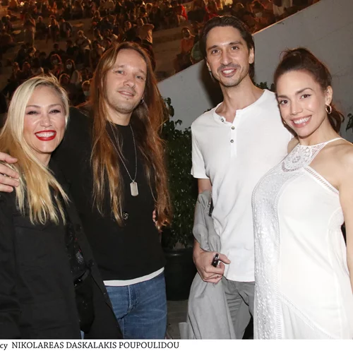 Κρυσταλλία Ρήγα | Το λευκό maxi φόρεμα της εγκυμονούσας σε έξοδο με την Πηνελόπη Αναστασοπούλου και τους συζύγους τους