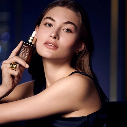 Ο Νο.1 νυχτερινός ορός παγκοσμίως εξελίσσεται: Τι καινούργιο έχει να προσφέρει ο νέος Advanced Night Repair