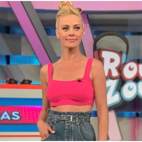 Zέτα Μακρυπούλια | Aπογείωσε το τζιν παντελόνι με την viral τάση που έχει κατακλύσει το Instagram