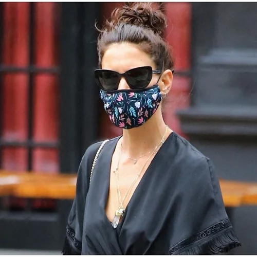 Η Katie Holmes με street style look που είναι ιδανικό για τις βόλτες σου στην πόλη