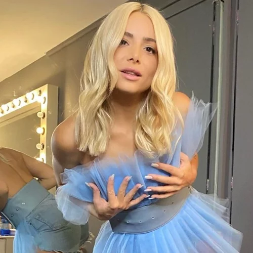 Η Josephine Wendel κουρεύτηκε | Με πιο κοντά μαλλιά από ποτέ η τραγουδίστρια