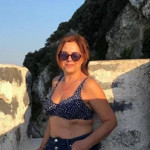 Το καλοκαίρι συνεχίζεται | Η Ελένη Ράντου ποζάρει με μαγιό