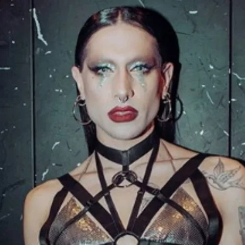 GNTM 3 | Οι πιο εντυπωσιακές φωτογραφίες του 27χρονου Αλέξανδρου που ασχολείται με το drag show