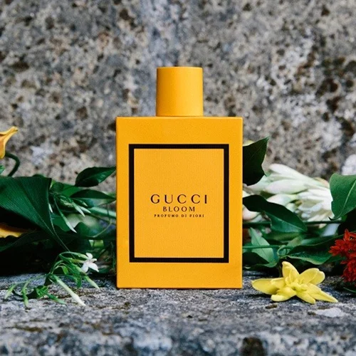 Το ολοκαίνουριο Gucci Bloom Profumo di Fiori θα γίνει η νέα αρωματική εμμονή σου
