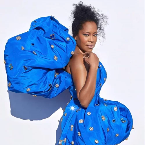 Regina King | Ο λόγος της στα Emmys είχε αναφορές στις εκλογές, τη Breonna Taylor και τη Ruth Bader Ginsburg