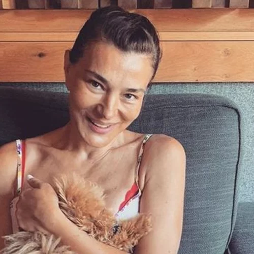 Η Μαρία Ναυπλιώτου σε νέα φωτογραφία με μπικίνι τιμά την αρετουσάριστη ομορφιά