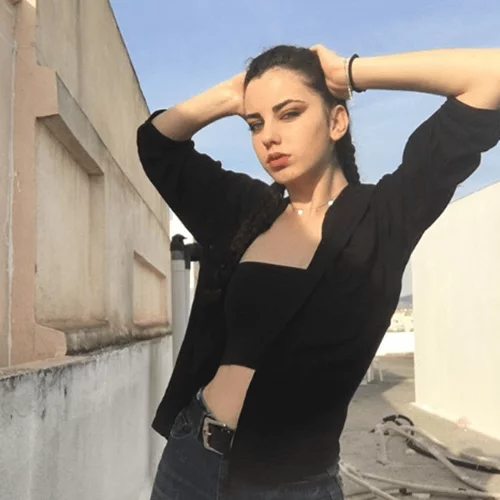 Νικολέτα Αλαφούζου | Οι πιο εντυπωσιακές φωτογραφίες της 18χρονης που πήρε το wild card από τη Ζενεβιέβ Μαζαρί