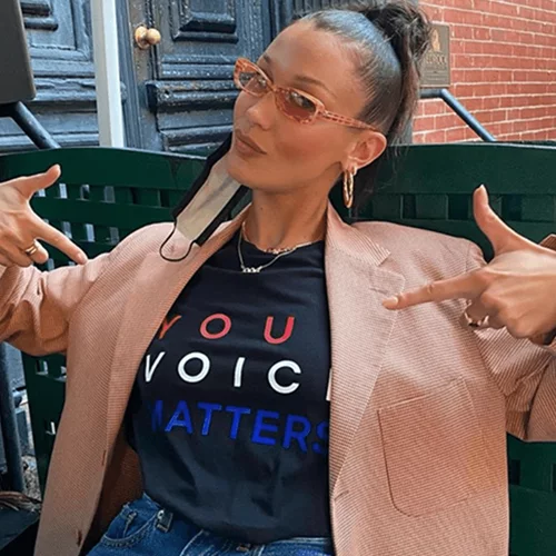 Η Bella Hadid υποδέχτηκε τη νέα χρονιά με το hair look που λατρεύουν τα L.A girls