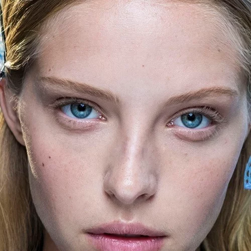 Πώς φεύγουν οι σακούλες κάτω από τα μάτια; Μικρά μυστικά για ξεκούραστο και νεανικό βλέμμα