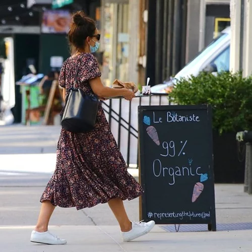 Η Katie Holmes κράτησε την πιο chic τσάντα