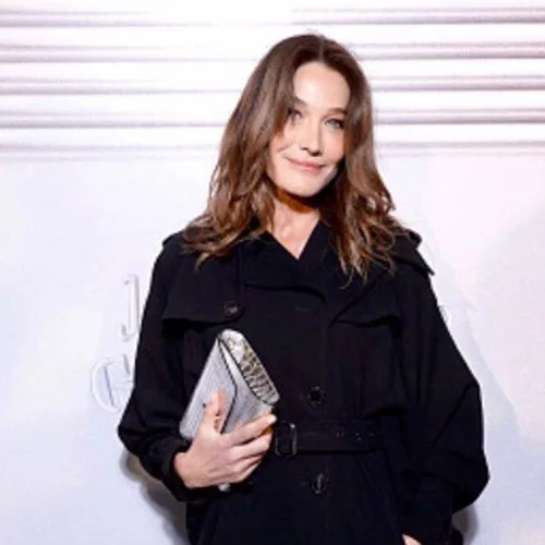 Το φωτογραφικό άλμπουμ της Carla Bruni από τις διακοπές της στην Ελλάδα