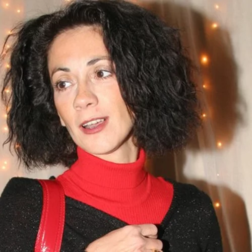 Μανίνα Ζουμπουλάκη | «Δε νιώθω 60 χρονών, ούτε ένιωθα 47 όταν έκανα τα δίδυμα»