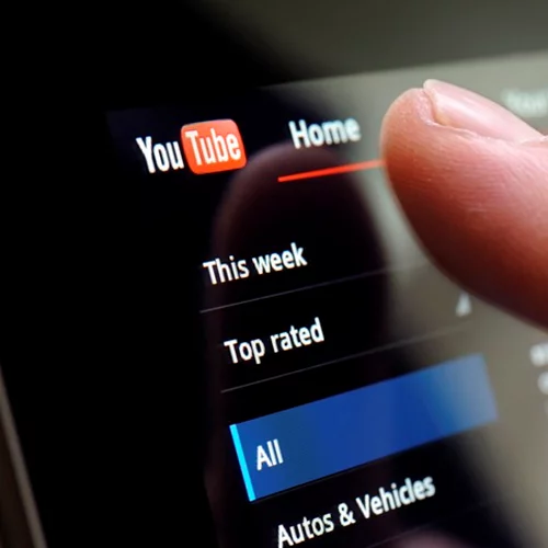 Κ18 και στο Youtube! Η Google βάζει περιοριστικά μέτρα για τους ανήλικους χρήστες του YouTube