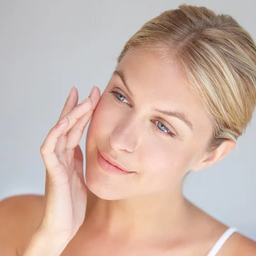 Οι χρυσοί κανόνες του skincare που αν υιοθετήσεις από τώρα θα ευγνωμονείς τον εαυτό σου σε μερικά χρόνια