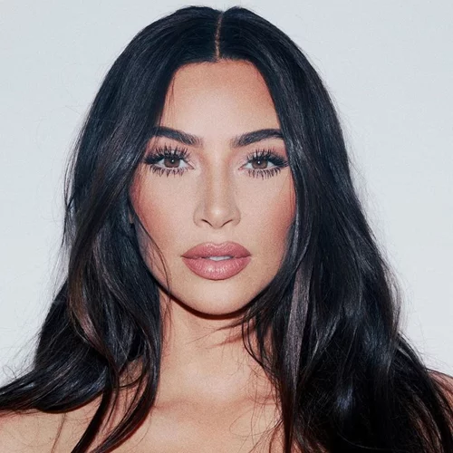 Η Kim Kardashian έβαψε τα μαλλιά της στην πιο όμορφη καστανή απόχρωση της σεζόν