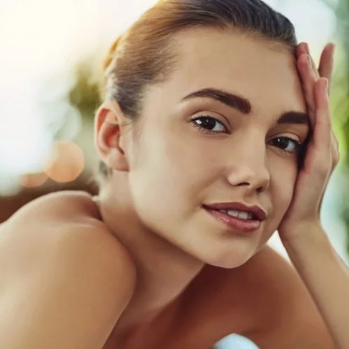 Έτσι θα σβήσεις τις κηλίδες από τον ήλιο (για κοίτα καλά το πρόσωπό σου, μήπως έχεις κι εσύ;)