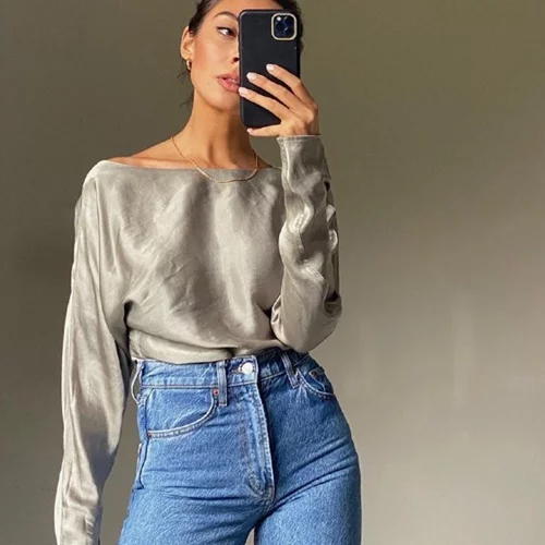 Τι στιλ τζιν επιλέγουν τα κορίτσια της μόδας αυτό το φθινόπωρο;