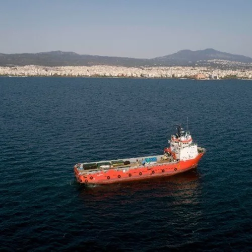 Θεσσαλονίκη | Αποστολή καθαρισμού στον Θερμαϊκό αναλαμβάνει το πλοίο «Typhoon» του Ιδρύματος Αθ. Κ. Λασκαρίδη