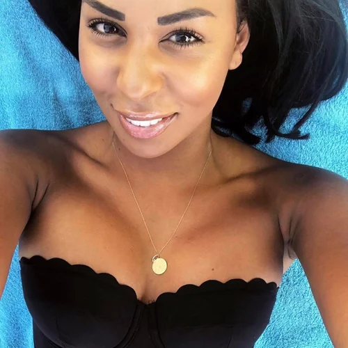 Θεοδώρα Ρασέλ | Οι φωτογραφίες της παίκτριας του GNTM 3 με καταγωγή από τη Θεσσαλονίκη και τις Σεϋχέλλες που πρέπει να δεις