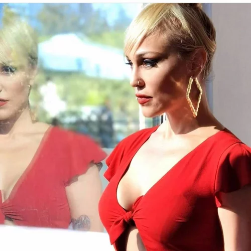 Θύμα διαδικτυακής απάτης η Πηνελόπη Αναστασοπούλου (vid)