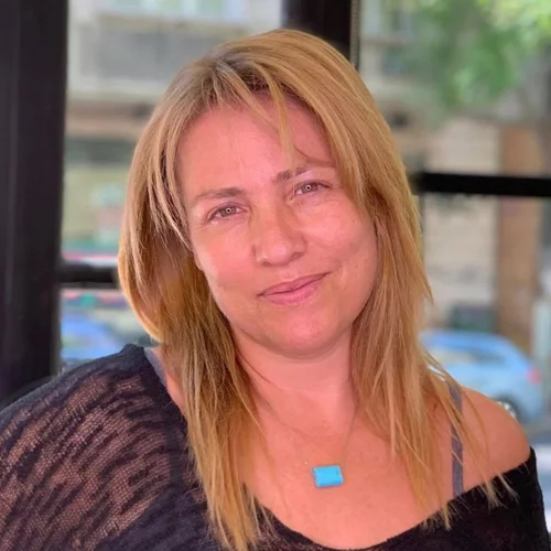 Ακόμη πιο ξανθιά η Μαριάννα Τουμασάτου | Δες πώς έβαψε τα μαλλιά της