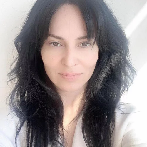 Ζενεβιέβ Μαζαρί | Η αλλαγή που έκανε στα μαλλιά της η κριτής του GNTM