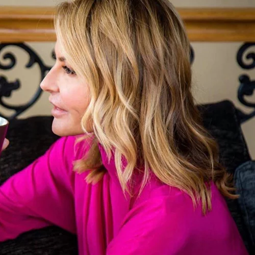 Τζένη Μπαλατσινού | Όλα τα χτενίσματα που προτιμά την περίοδο της εγκυμοσύνης της