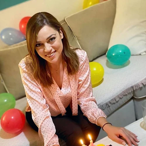 Γενέθλια για την Μπάγια Αντωνοπούλου | Η εντυπωσιακή (και όλο νόημα) τούρτα και η ηλικία της