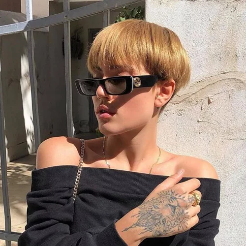 Η Έλενα Τσαγκρινού έβαψε (ξανά) τα μαλλιά της και αυτό είναι το νέο της χρώμα