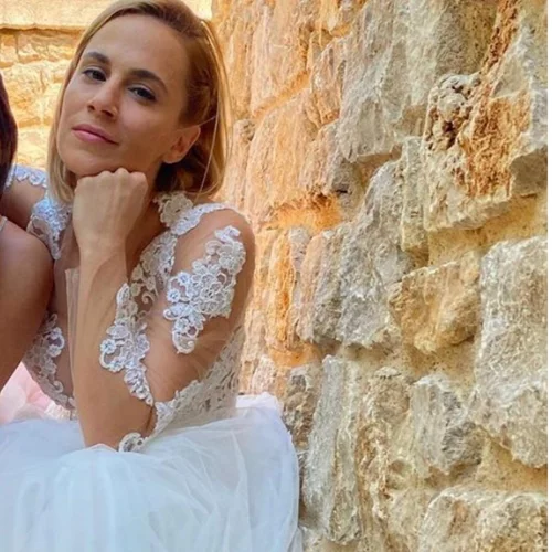 Νύφη η Νάντια Μπουλέ