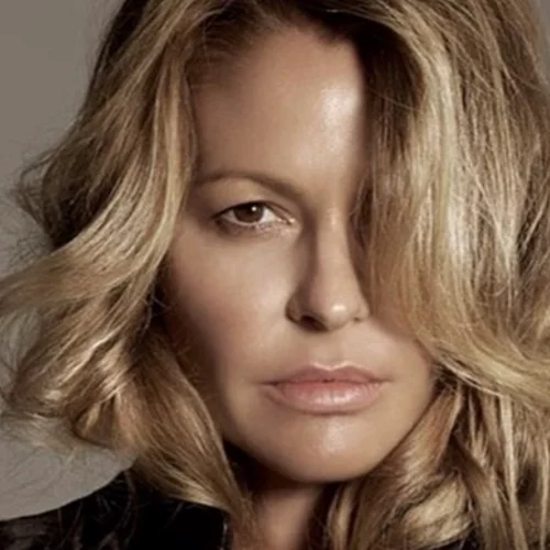 Επιστήμη, τέχνη και οικογένεια | Οι αναρτήσεις της Τζένης Μπαλατσινού