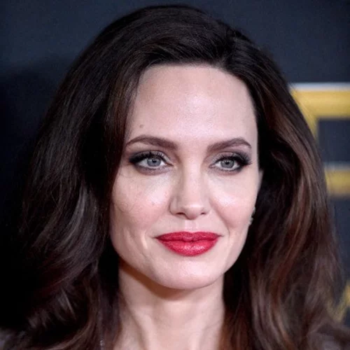 Angelina Jolie | Mίλησε για τη βία κατά των γυναικών και τον τρόπο που πρέπει να αντιμετωπιστεί